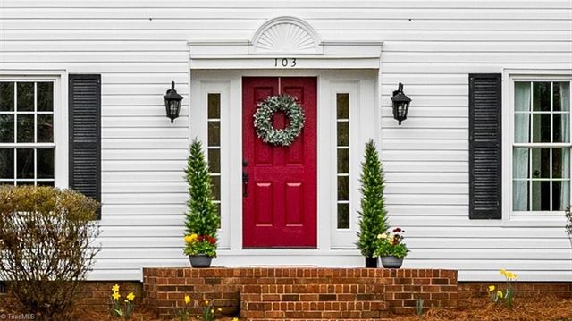 103 Tangle Drive, Jamestown, NC 27282