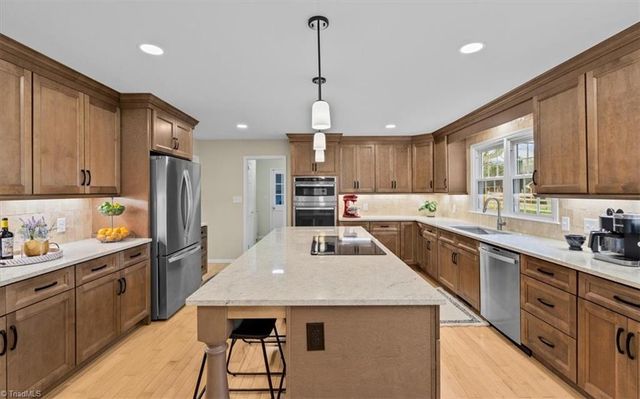 103 Tangle Drive, Jamestown, NC 27282