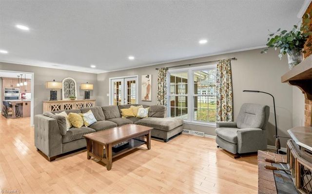 103 Tangle Drive, Jamestown, NC 27282