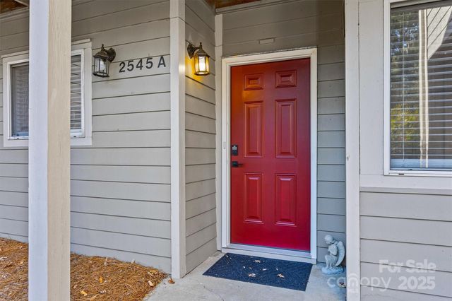 2545 Stockbridge Drive, Charlotte, NC 28210