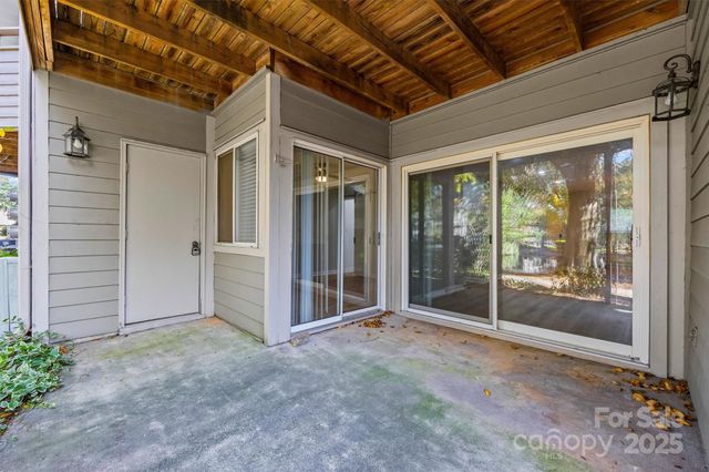 2545 Stockbridge Drive, Charlotte, NC 28210