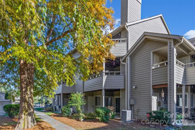 2545 Stockbridge Drive, Charlotte, NC 28210