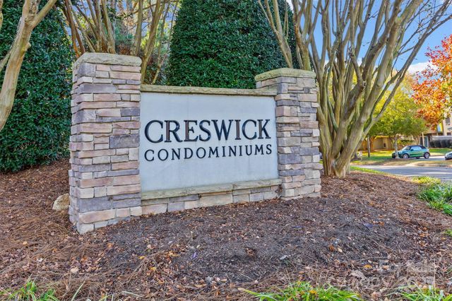 2545 Stockbridge Drive, Charlotte, NC 28210