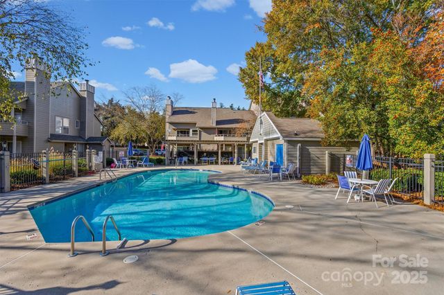 2545 Stockbridge Drive, Charlotte, NC 28210