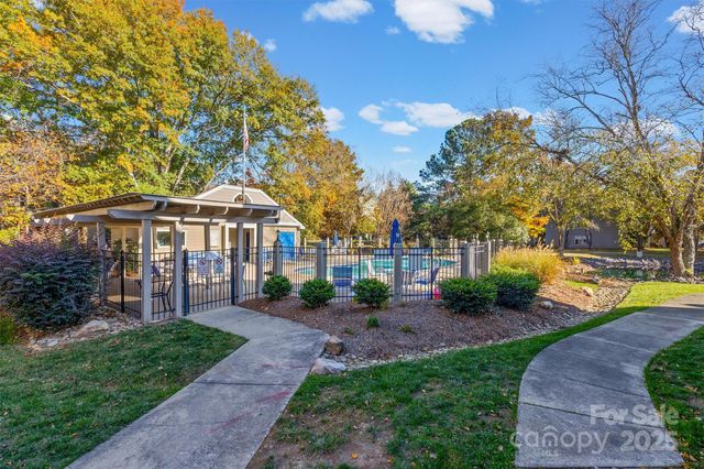 2545 Stockbridge Drive, Charlotte, NC 28210