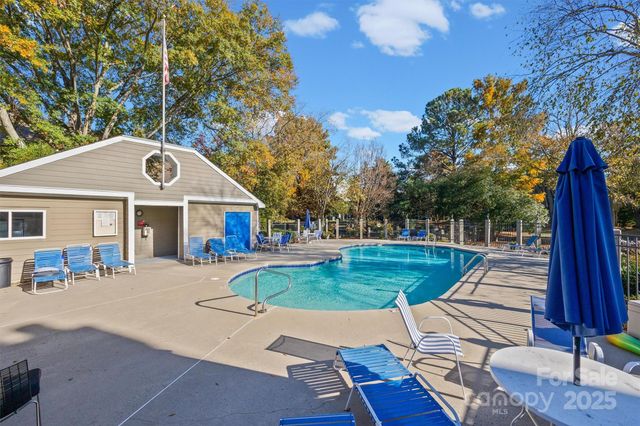 2545 Stockbridge Drive, Charlotte, NC 28210