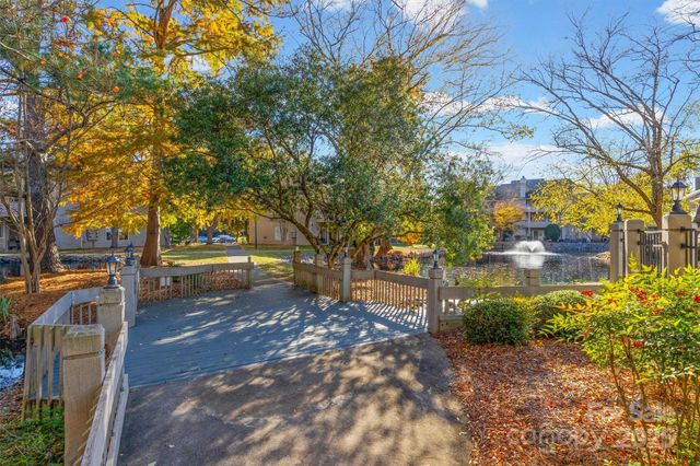 2545 Stockbridge Drive, Charlotte, NC 28210