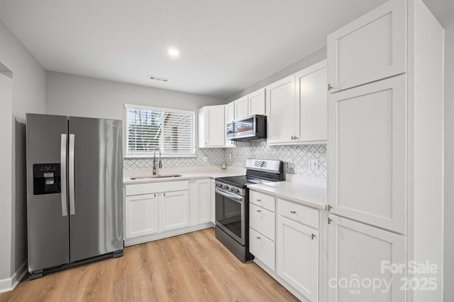 2545 Stockbridge Drive, Charlotte, NC 28210