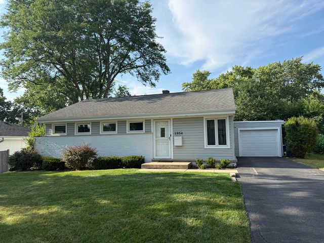 1954 Redwood Lane, Northbrook, IL 60062