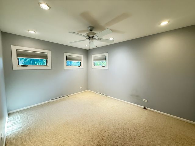 1954 Redwood Lane, Northbrook, IL 60062