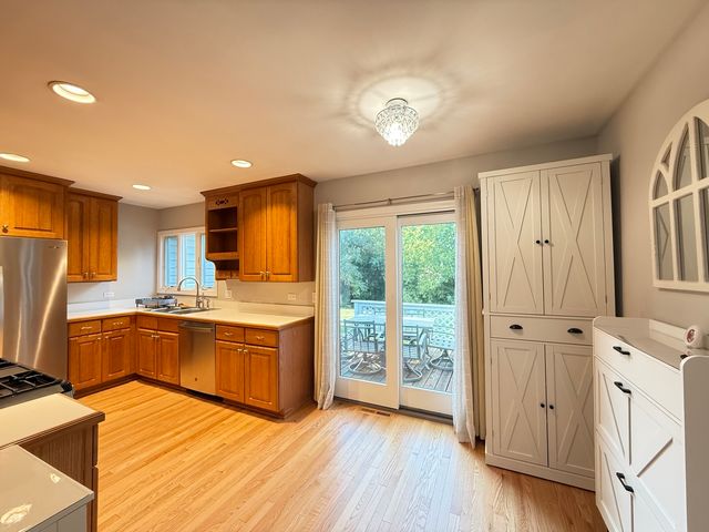 1954 Redwood Lane, Northbrook, IL 60062