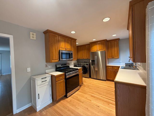1954 Redwood Lane, Northbrook, IL 60062