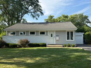 1954 Redwood Lane, Northbrook, IL 60062