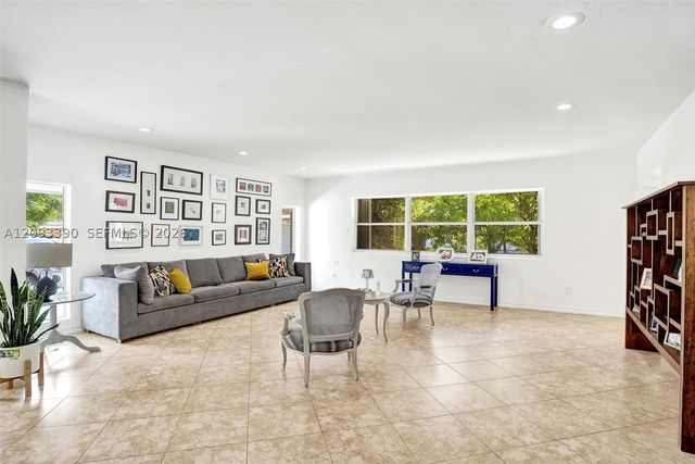 20100 NE 20th Ct, Miami, FL 33179