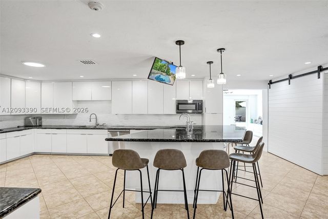 20100 NE 20th Ct, Miami, FL 33179
