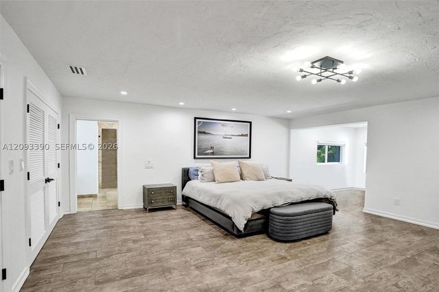 20100 NE 20th Ct, Miami, FL 33179
