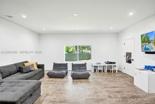20100 NE 20th Ct, Miami, FL 33179