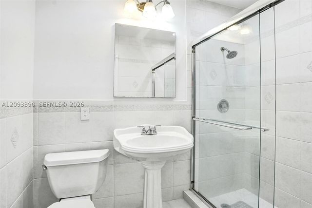 20100 NE 20th Ct, Miami, FL 33179