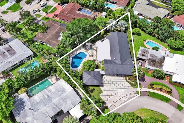 20100 NE 20th Ct, Miami, FL 33179