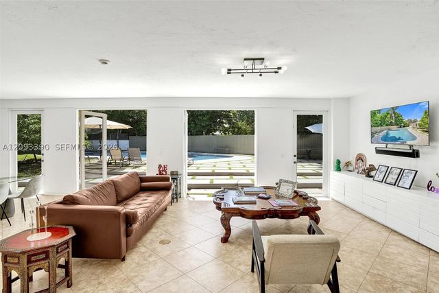20100 NE 20th Ct, Miami, FL 33179