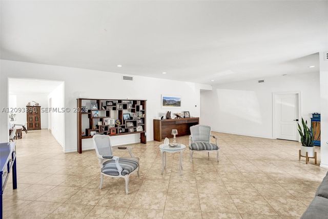 20100 NE 20th Ct, Miami, FL 33179