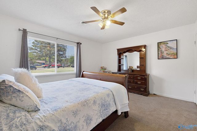 709 Royce Circle SE, Huntsville, AL 35803