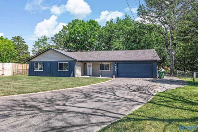 709 Royce Circle SE, Huntsville, AL 35803