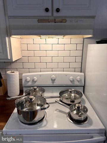 1500 S TAYLOR ST, Philadelphia, PA 19146
