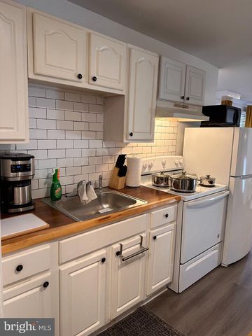 1500 S TAYLOR ST, Philadelphia, PA 19146