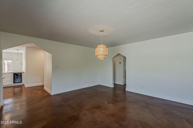 331 W EDGEMONT Avenue, Phoenix, AZ 85003