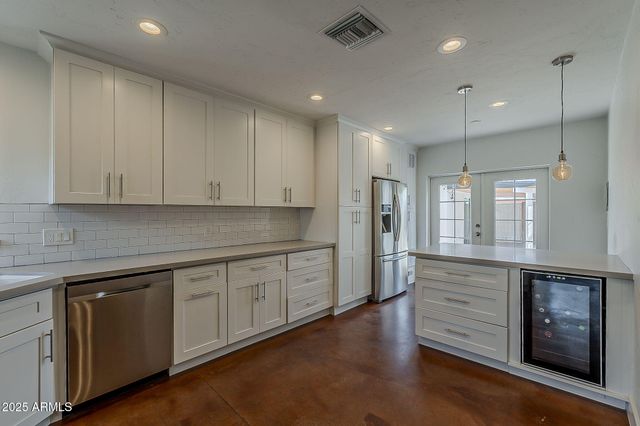 331 W EDGEMONT Avenue, Phoenix, AZ 85003