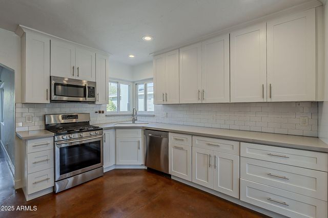 331 W EDGEMONT Avenue, Phoenix, AZ 85003