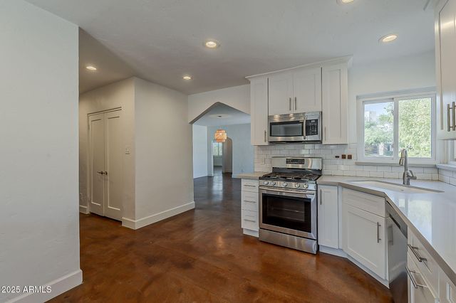 331 W EDGEMONT Avenue, Phoenix, AZ 85003