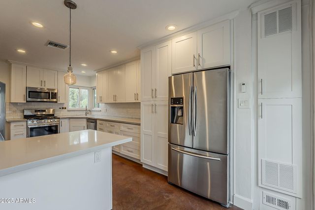 331 W EDGEMONT Avenue, Phoenix, AZ 85003