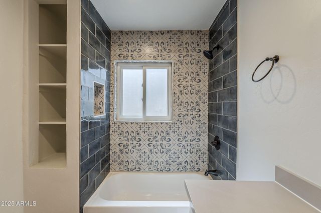 331 W EDGEMONT Avenue, Phoenix, AZ 85003