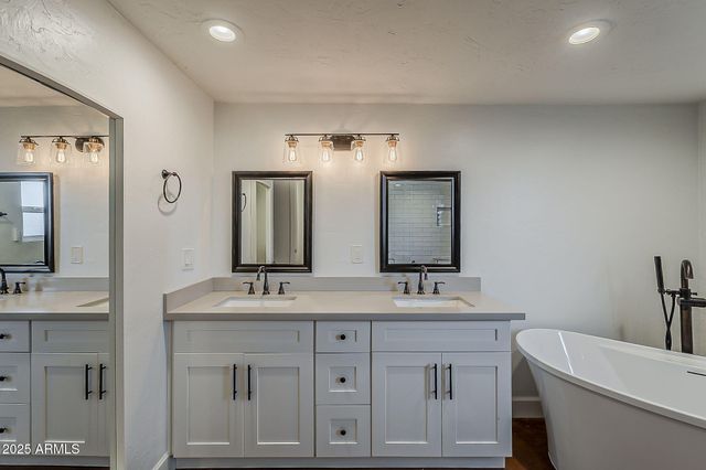 331 W EDGEMONT Avenue, Phoenix, AZ 85003