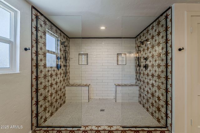 331 W EDGEMONT Avenue, Phoenix, AZ 85003