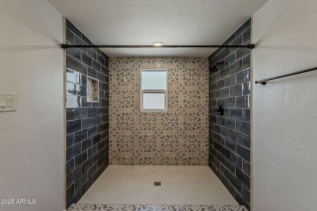 331 W EDGEMONT Avenue, Phoenix, AZ 85003