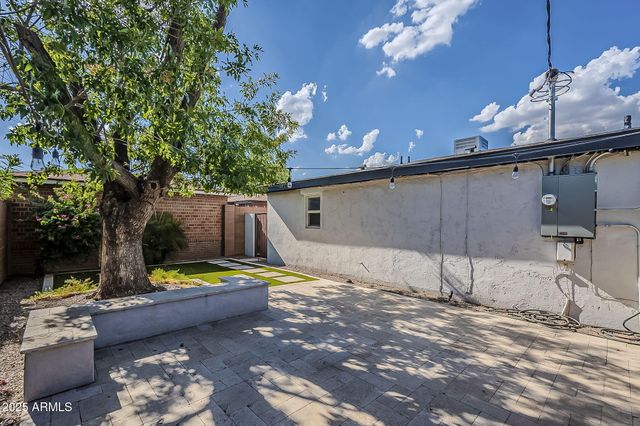 331 W EDGEMONT Avenue, Phoenix, AZ 85003