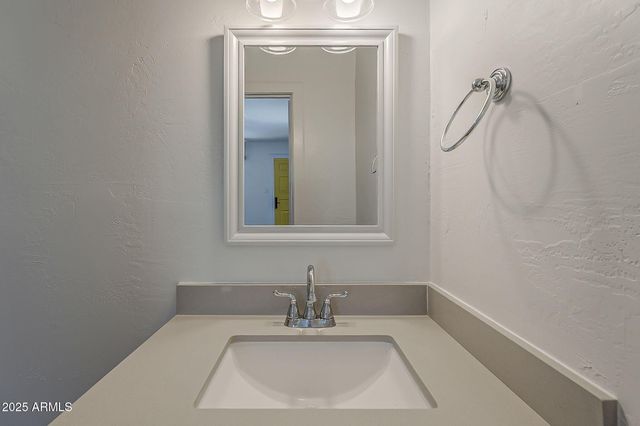 331 W EDGEMONT Avenue, Phoenix, AZ 85003