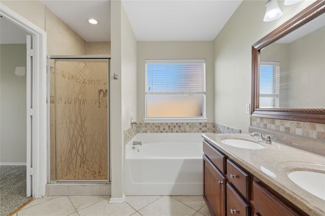 1104 Deedee Creek Drive, Euless, TX 76040
