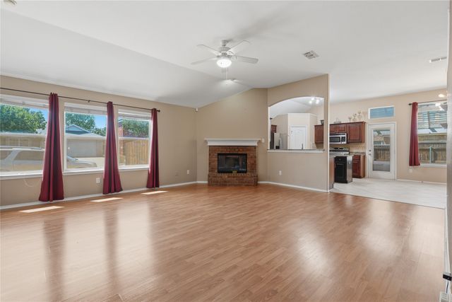 1104 Deedee Creek Drive, Euless, TX 76040