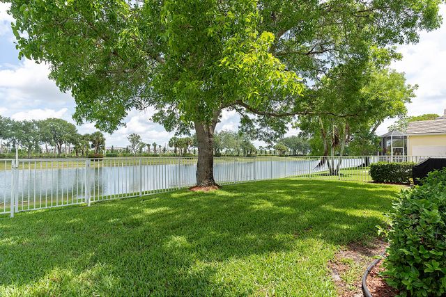 217 Berenger Walk, Royal Palm Beach, FL 33414