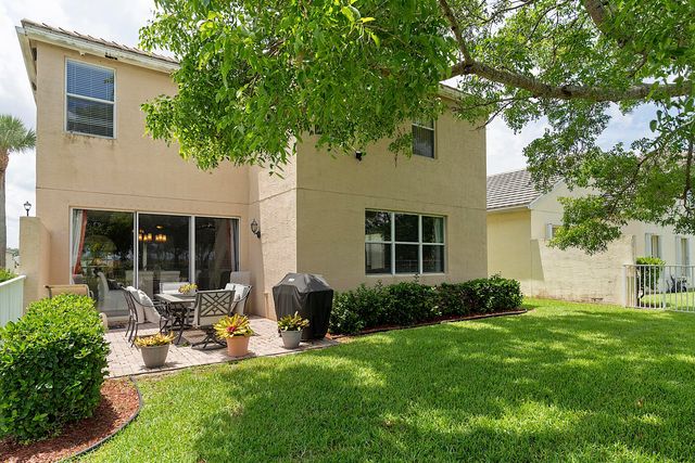 217 Berenger Walk, Royal Palm Beach, FL 33414