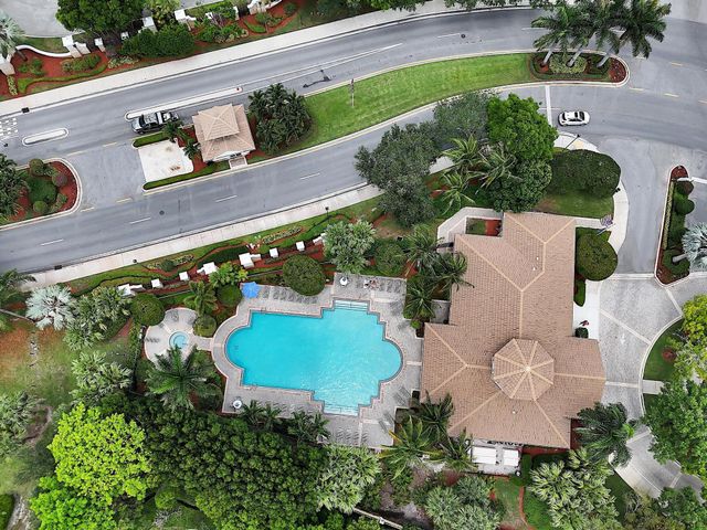 217 Berenger Walk, Royal Palm Beach, FL 33414