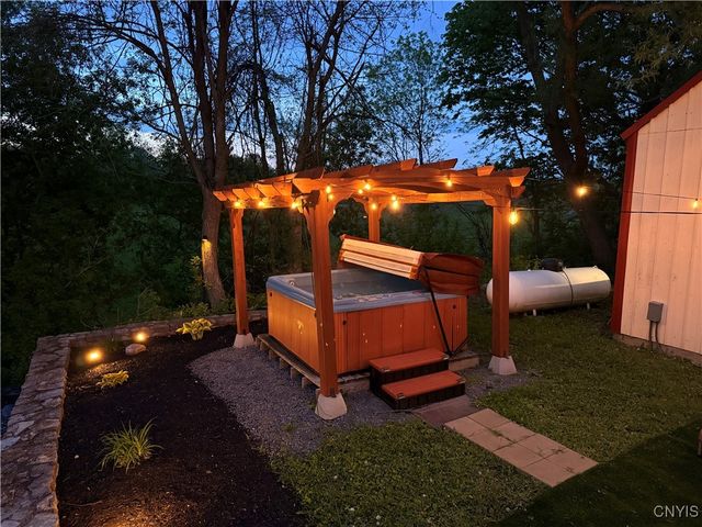 8929 State Route 12e, Lyme, NY 13622