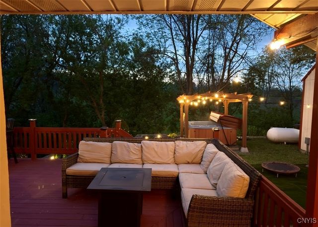 8929 State Route 12e, Lyme, NY 13622