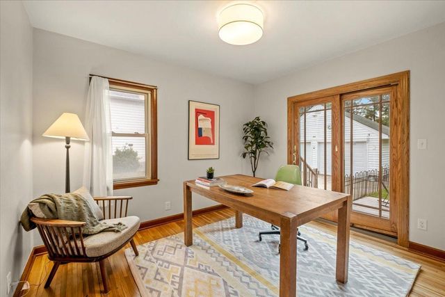 2476 Stillwater Road E, Maplewood, MN 55119