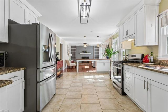 101 Azalea DR, Yorktown, VA 23692