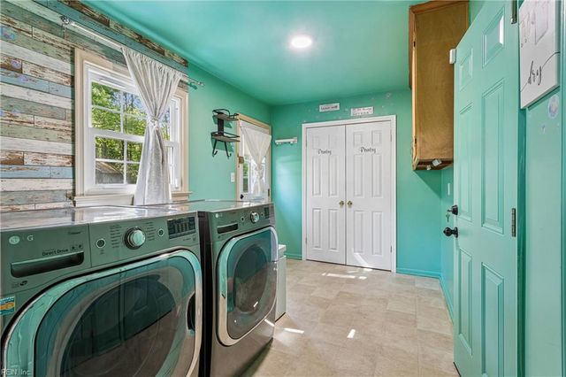 101 Azalea DR, Yorktown, VA 23692